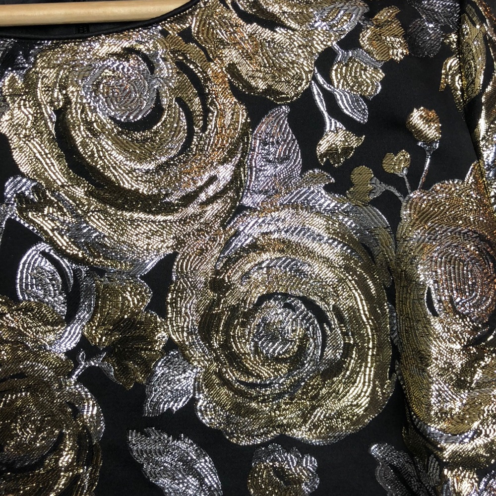 Ark & Co Silver & Gold Metallic Top Large NWT - Picture 2 of 8
